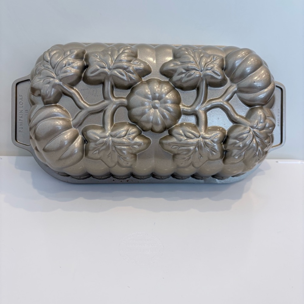 Nordic Ware Pumpkin 9" Loaf Pan Autumn Harvest Baking, Made in USA, Cast Iron